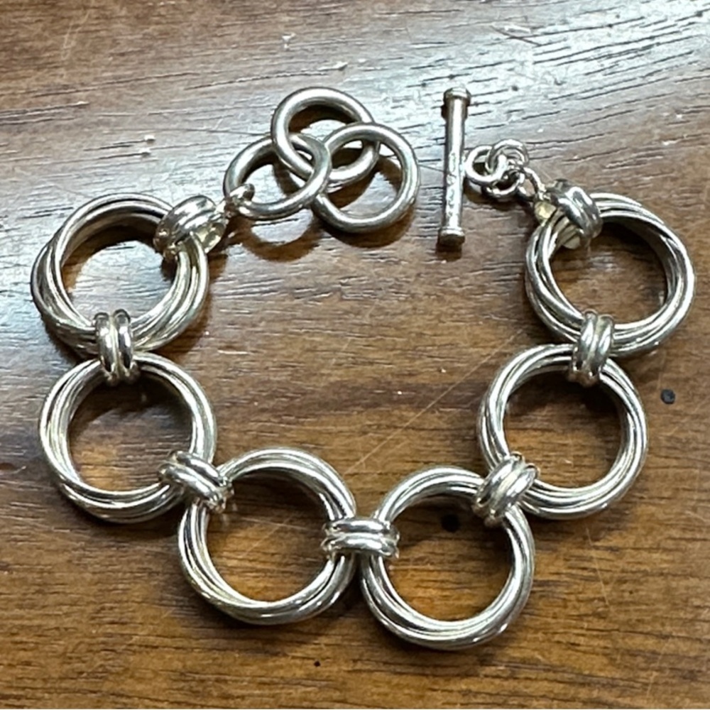 Silpada Silver Interlocking Circle Bracelet - image 1